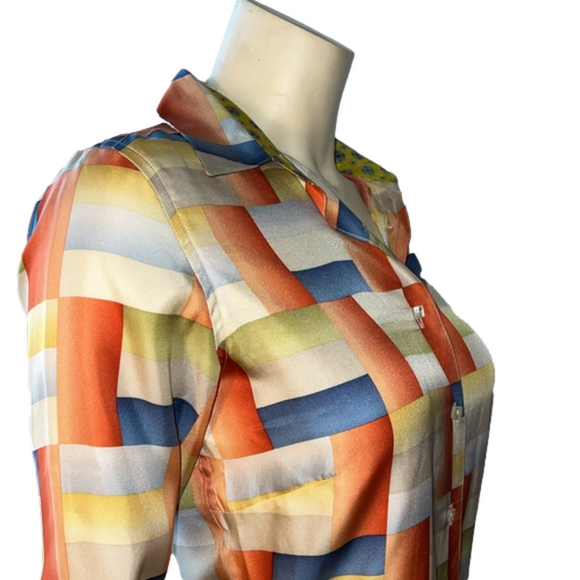 Robert Graham Silk Peach/Blue/Green Square Button Down Blouse. Size 4. - Picture 3 of 6